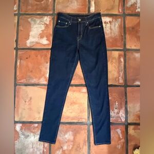 NWT 710 High Rise Skinny Levi’s. Took tags off, but never worn. Size: 29 x 30
